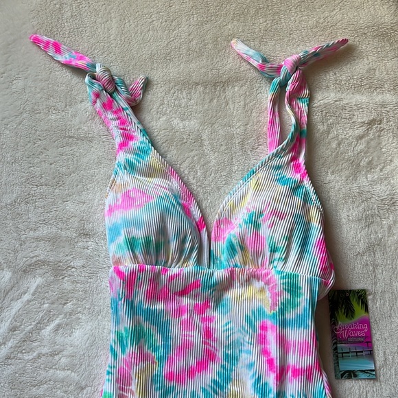 NWT, XS Breaking Waves tie-dye Textured One-Piece Swimsuit - Picture 2 of 8
